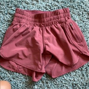Lululemon tracker shorts